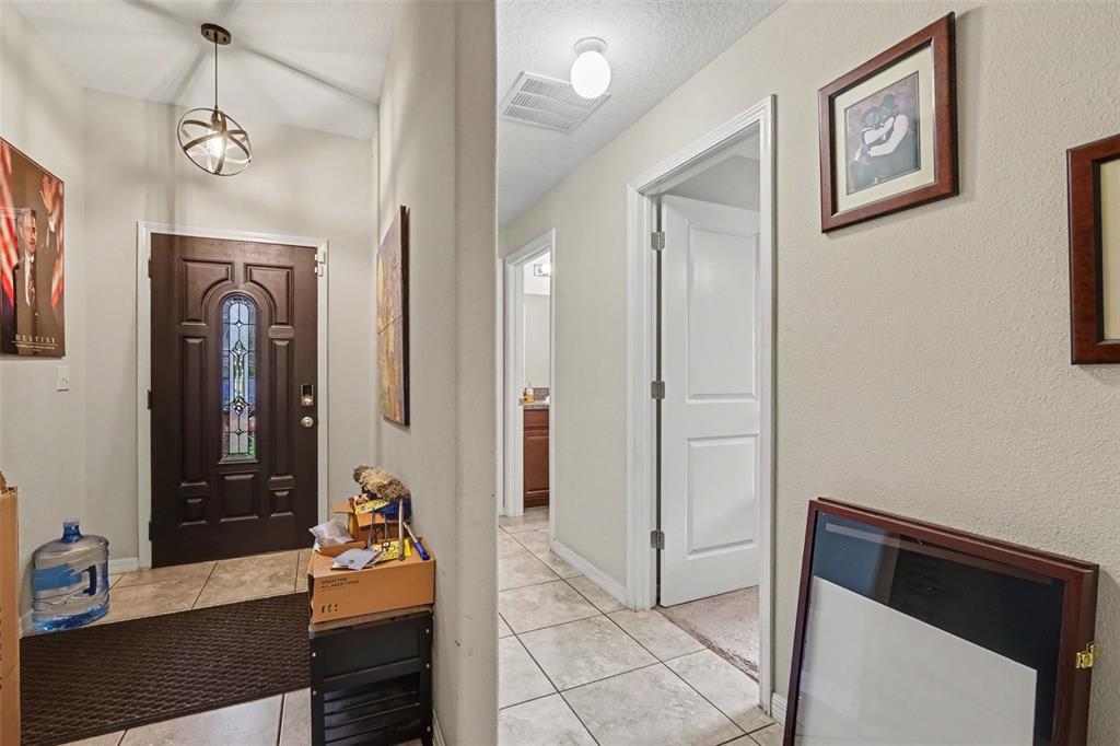 223 CASCADE BEND DRIVE, RUSKIN, FL — photo 5 of 24