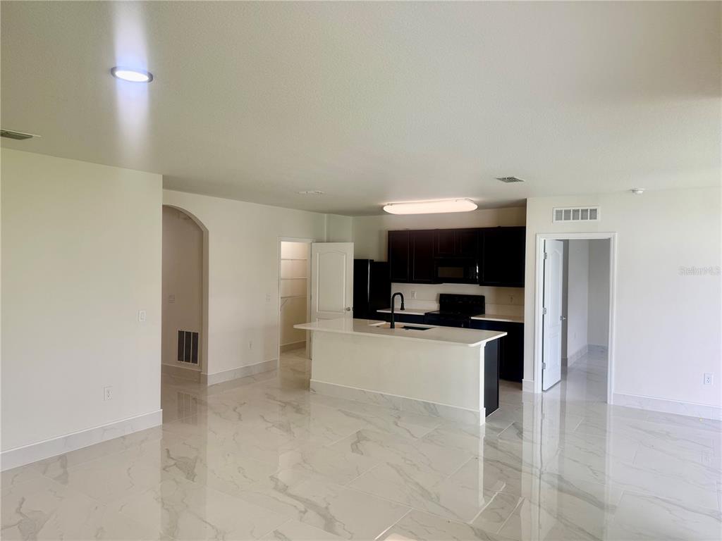 1895 HICKORY BLUFF RD, KISSIMMEE, FL — photo 4 of 28