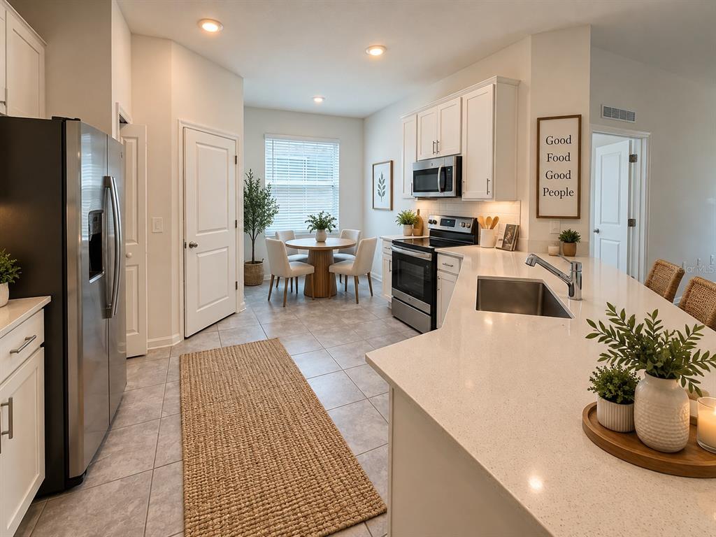 546 HATTERAS ROAD, DAVENPORT, FL — photo 2 of 3