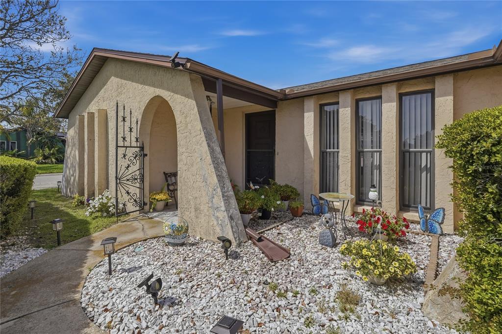 9135 FARMINGTON LANE