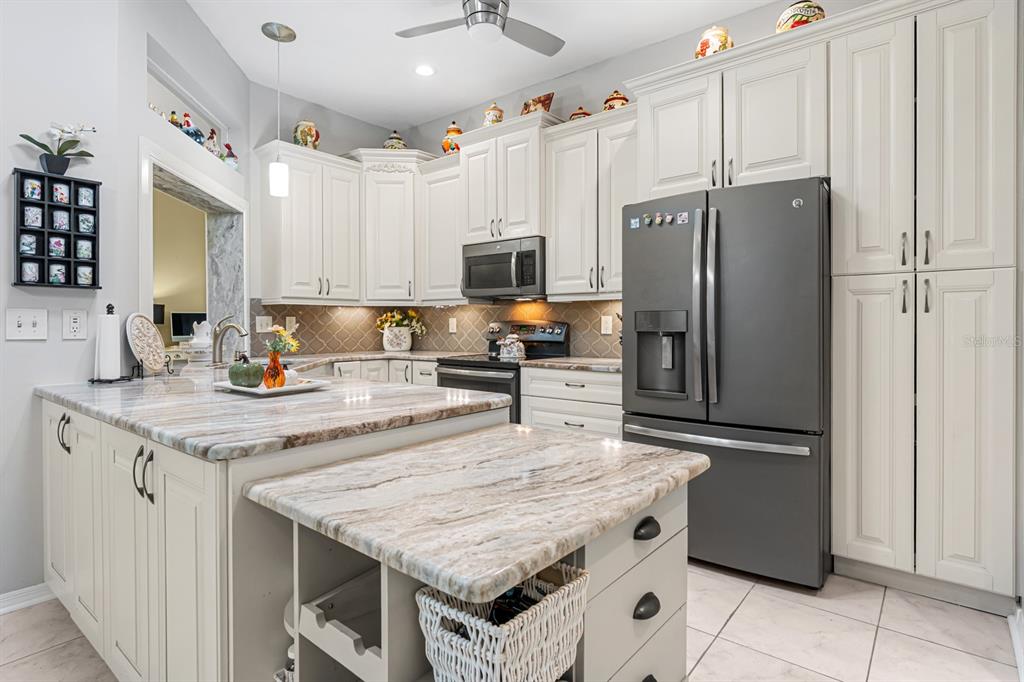4202 AUGUSTA TERRACE E, BRADENTON, FL — photo 3 of 30