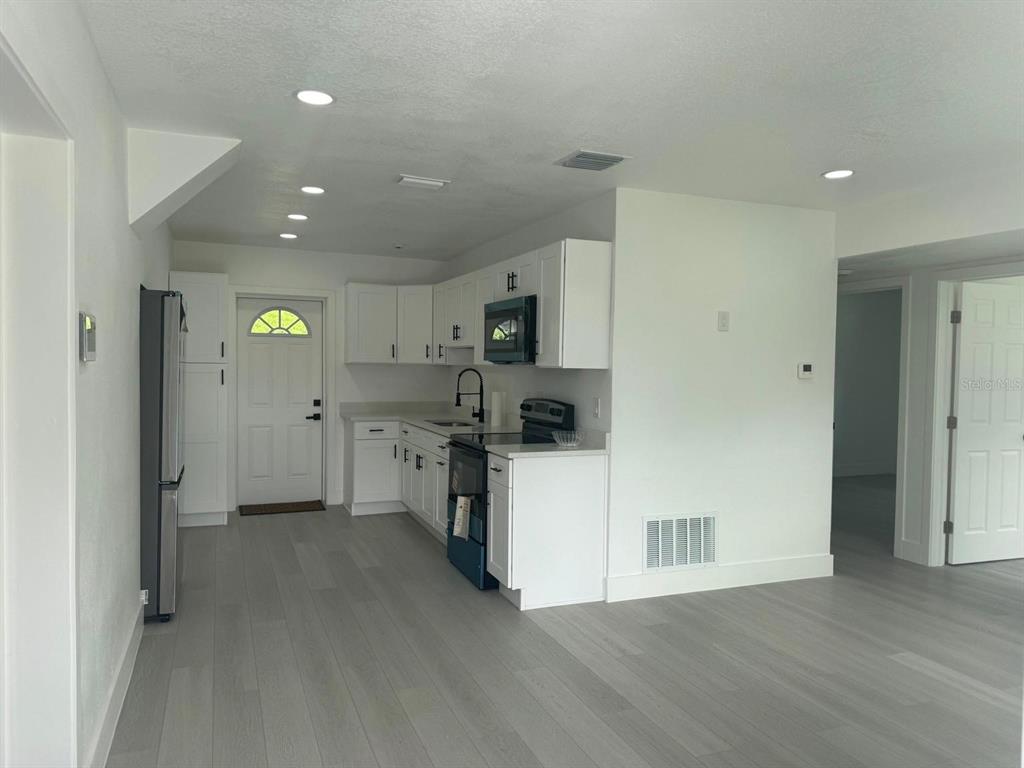 2148 CATALINA DRIVE N, CLEARWATER, FL — photo 2 of 23