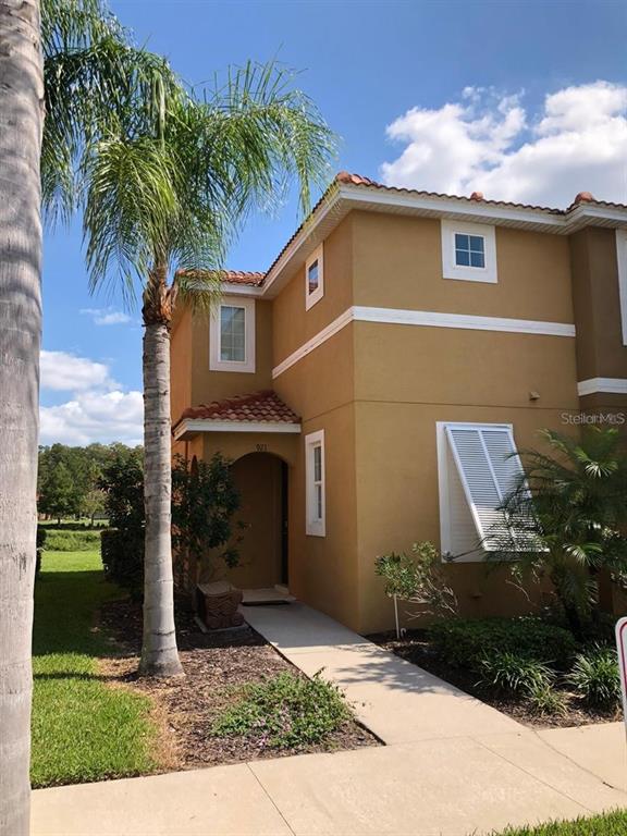 921 LAS FUENTES DRIVE
