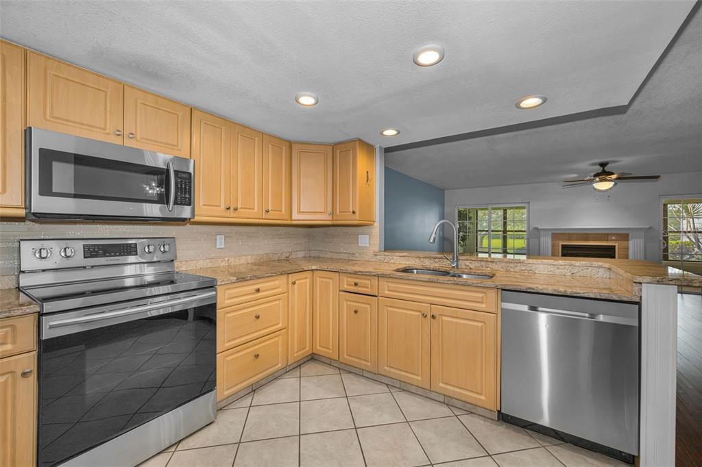 This is a floor plan showing the layout of a three-bedroom residential unit — 9150 PARK BOULEVARD UNIT 6, SEMINOLE, FL
