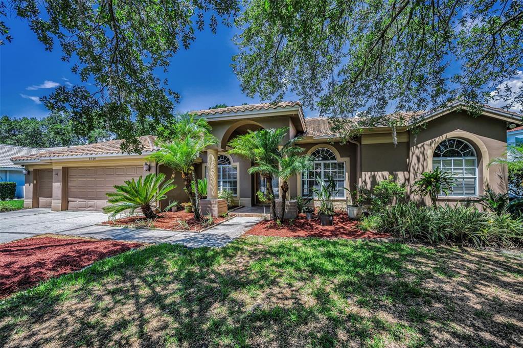 1516 E LAKE WOODLANDS PARKWAY