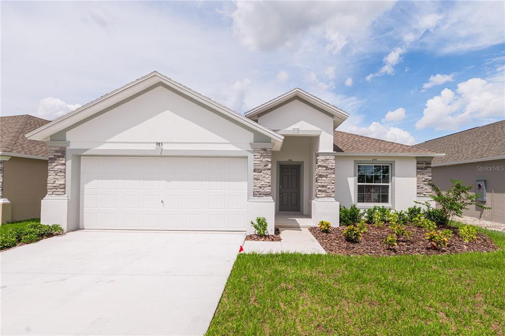 985 LUNAR LANE