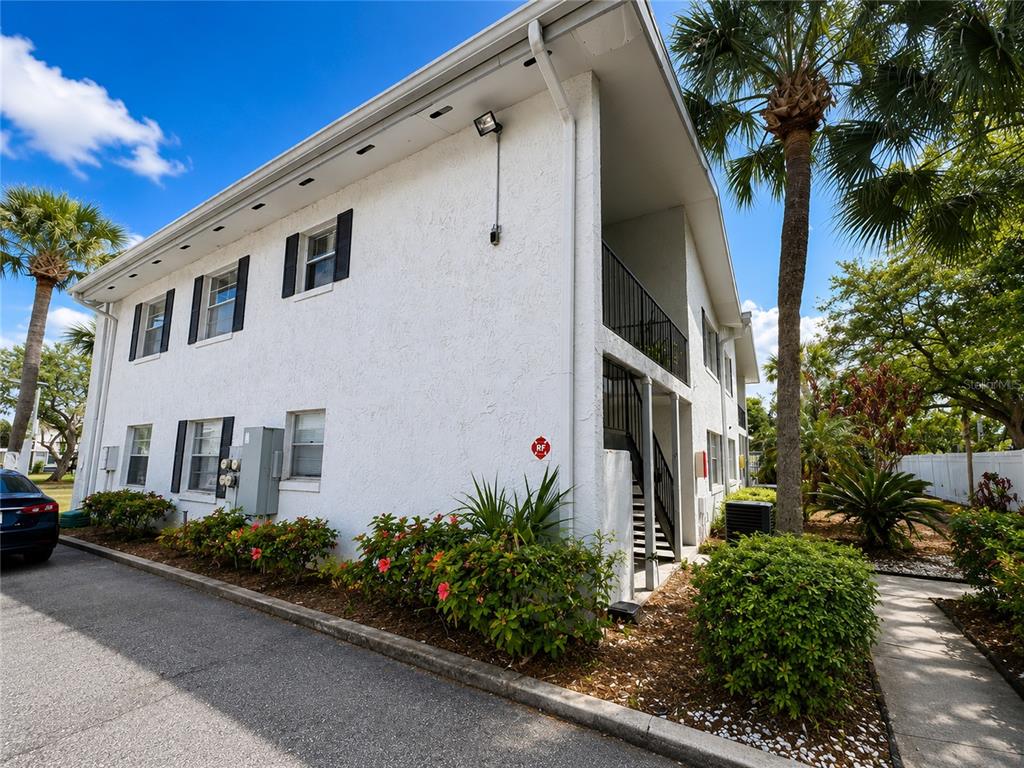 6008 AMBERLY AVENUE UNIT F63