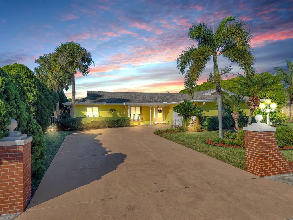 6508 SOLITAIRE PALM WAY