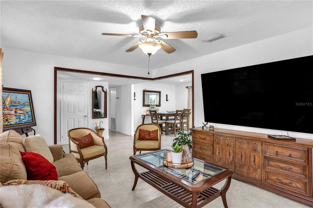 6011 ROSEWOOD DRIVE, TAMPA, FL — photo 4 of 21