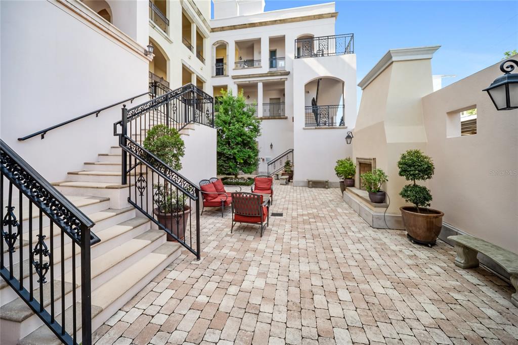 525 N ORANGE AVENUE UNIT 302