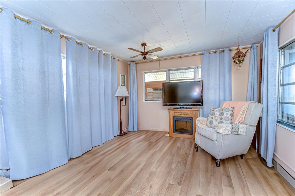 6046 HARRIET STREET, ZEPHYRHILLS, FL — photo 4 of 31