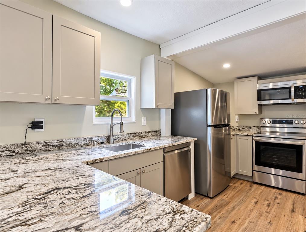 3103 E EMMA STREET, TAMPA, FL — photo 3 of 6