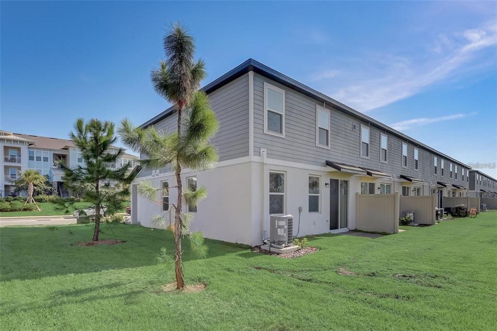 501 LEGACY LOOP LOOP, DAVENPORT, FL — photo 2 of 22