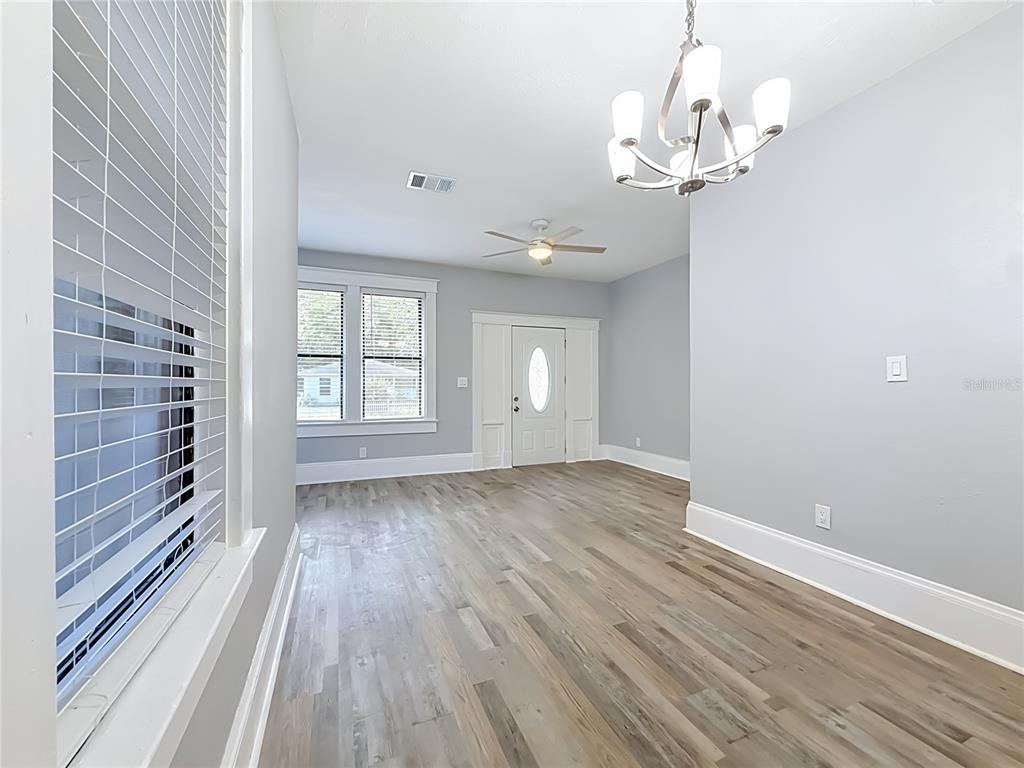 509 27TH AVENUE S, ST PETERSBURG, FL — photo 4 of 30