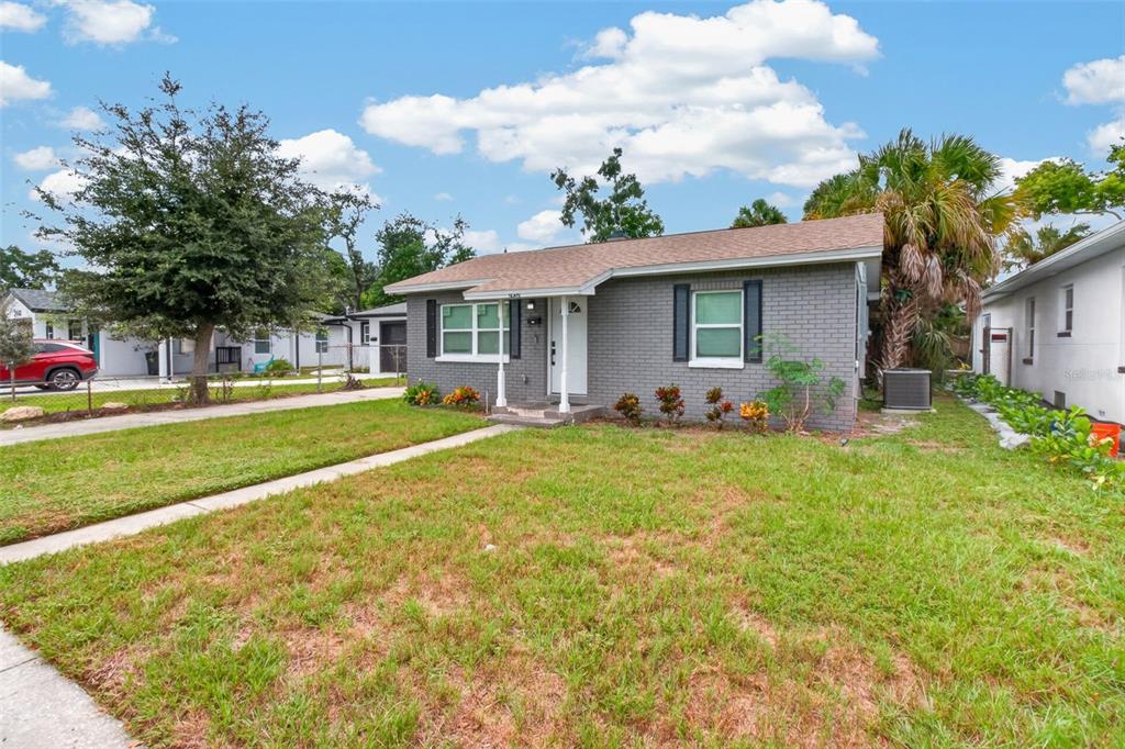 2452 17TH AVENUE S, ST PETERSBURG, FL — photo 3 of 35