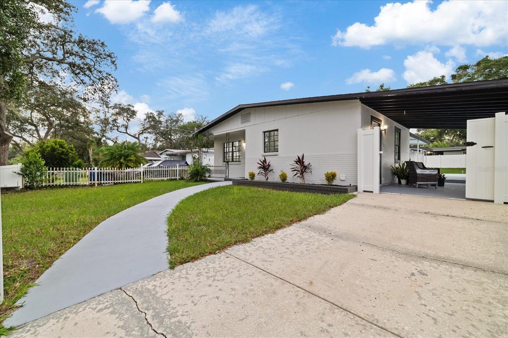 9410 N VALLE DRIVE, TAMPA, FL — photo 2 of 30