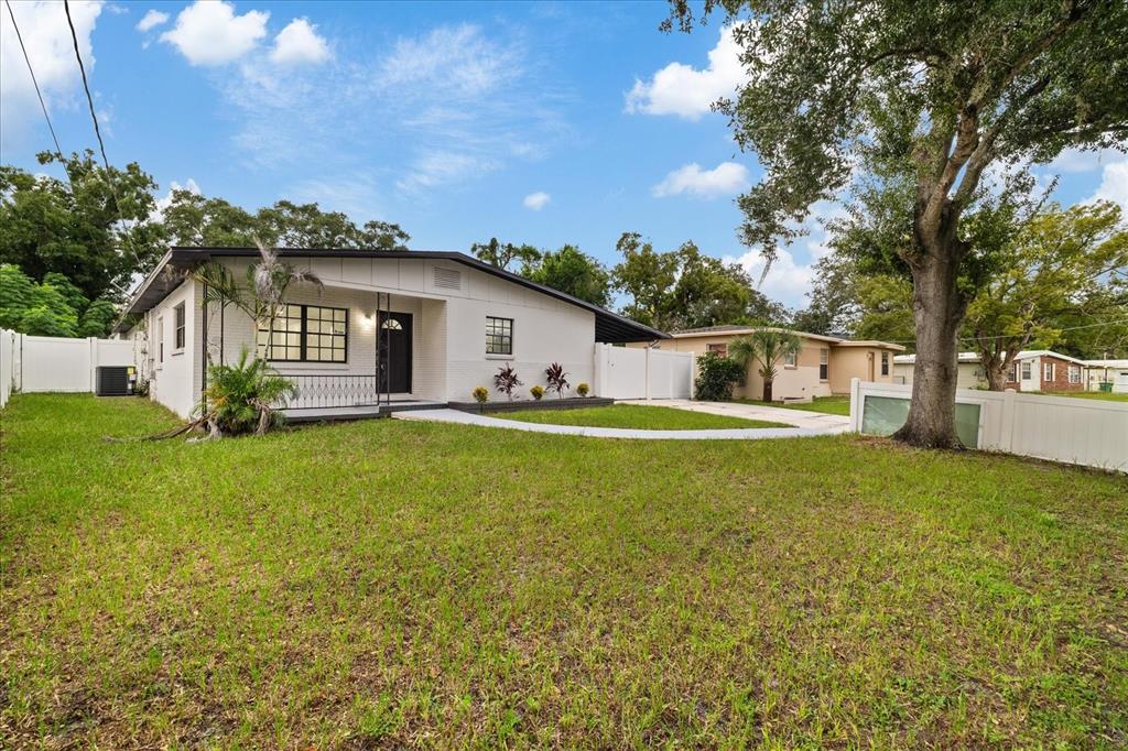 9410 N VALLE DRIVE, TAMPA, FL — photo 5 of 30