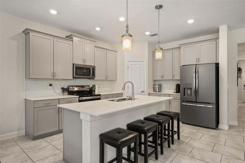 512 WESTCHESTER COURT, DAVENPORT, FL — photo 3 of 30