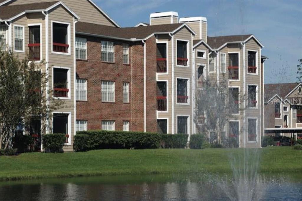 5501 ROSEBRIAR WAY UNIT 208