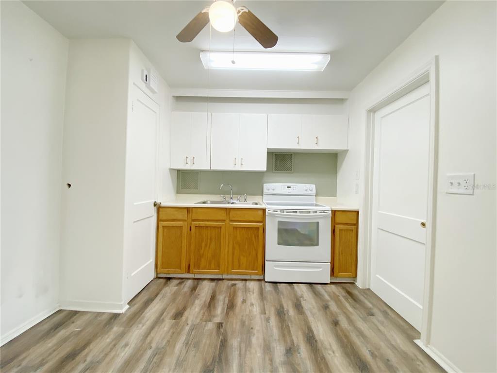 1308 ESSEX DRIVE N, ST PETERSBURG, FL — photo 5 of 18