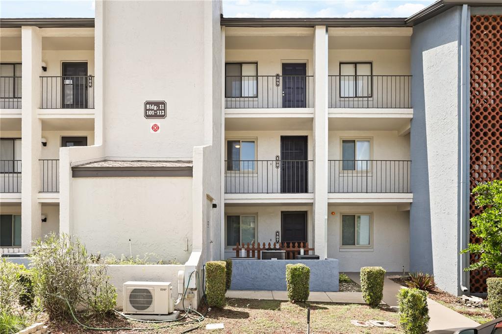 11 ESCONDIDO CIRCLE UNIT 108, ALTAMONTE SPRINGS, FL — photo 2 of 29