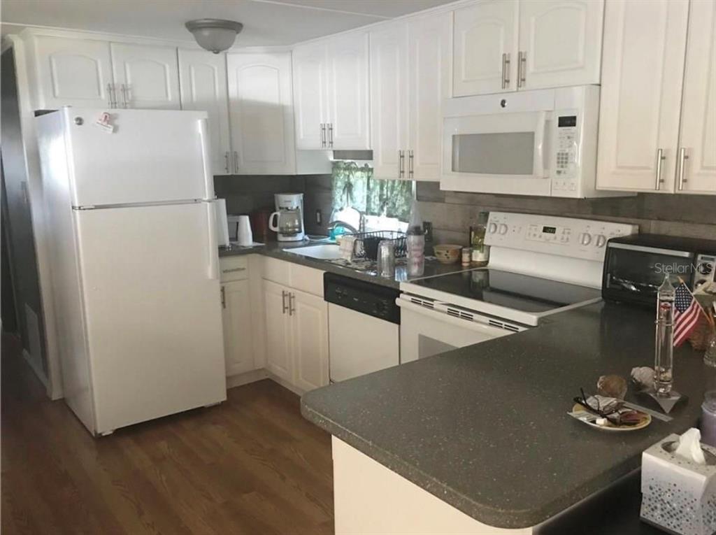 615 51ST AVENUE W, BRADENTON, FL — photo 2 of 3