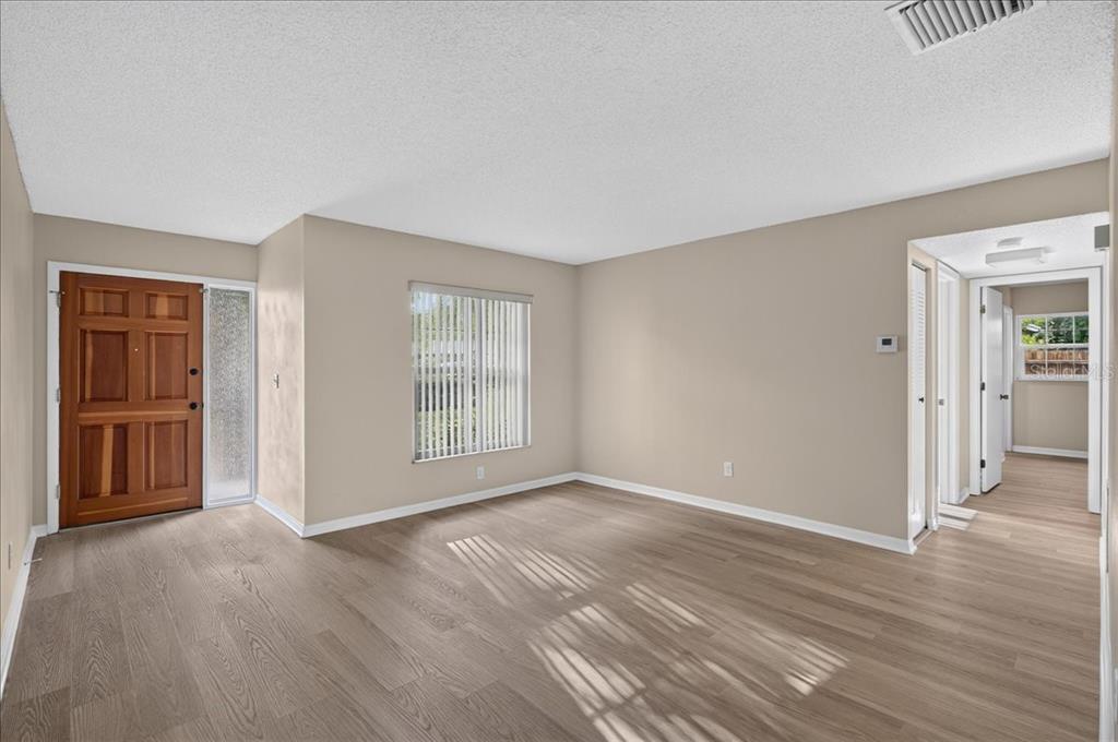 1330 WILDWOOD COURT, DUNEDIN, FL — photo 3 of 44