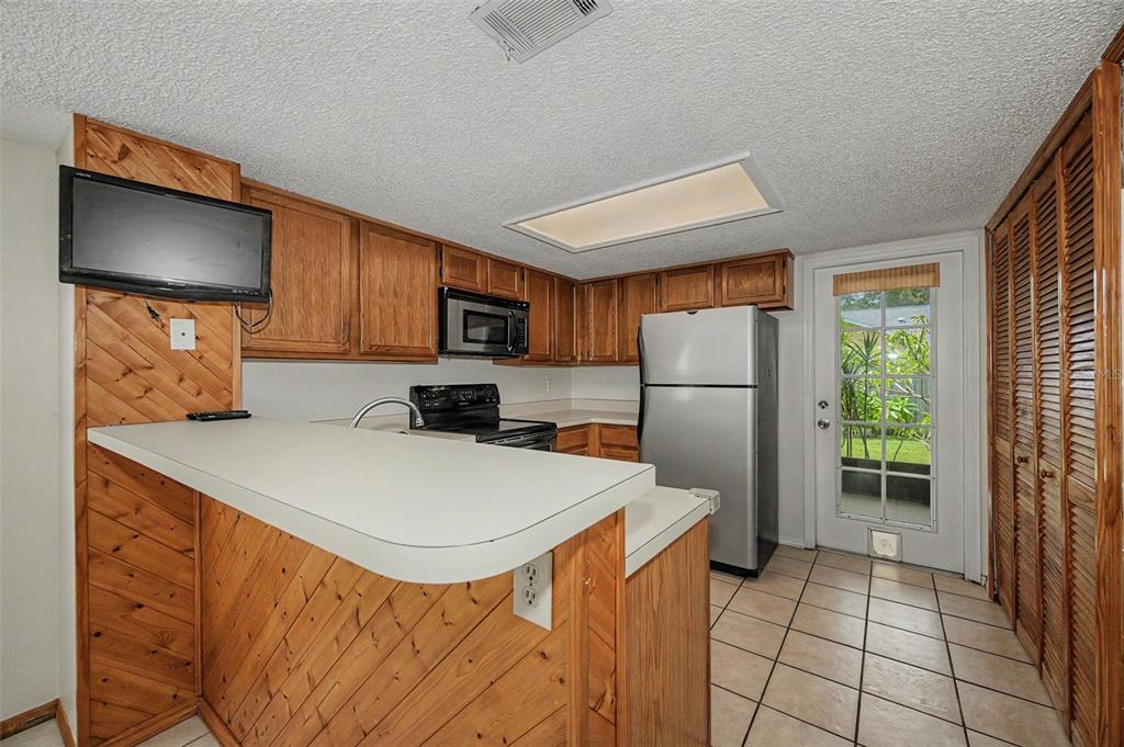 6761 121ST AVENUE UNIT A, LARGO, FL — photo 5 of 30