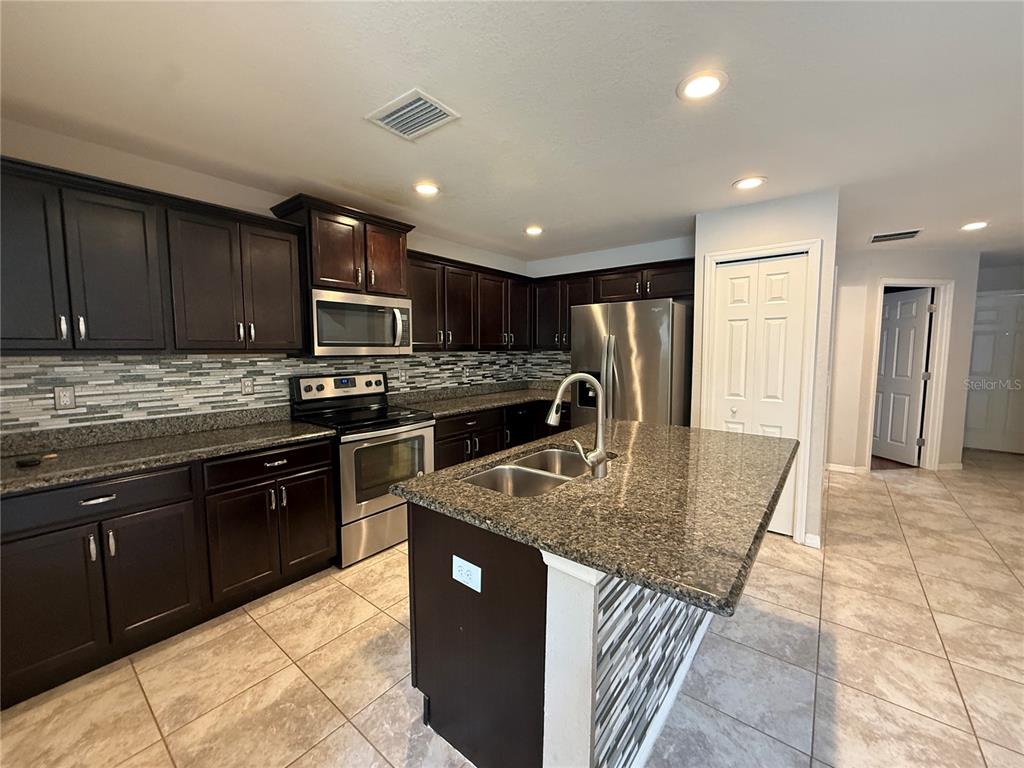 5011 CHIPOTLE LANE, WESLEY CHAPEL, FL — photo 4 of 30
