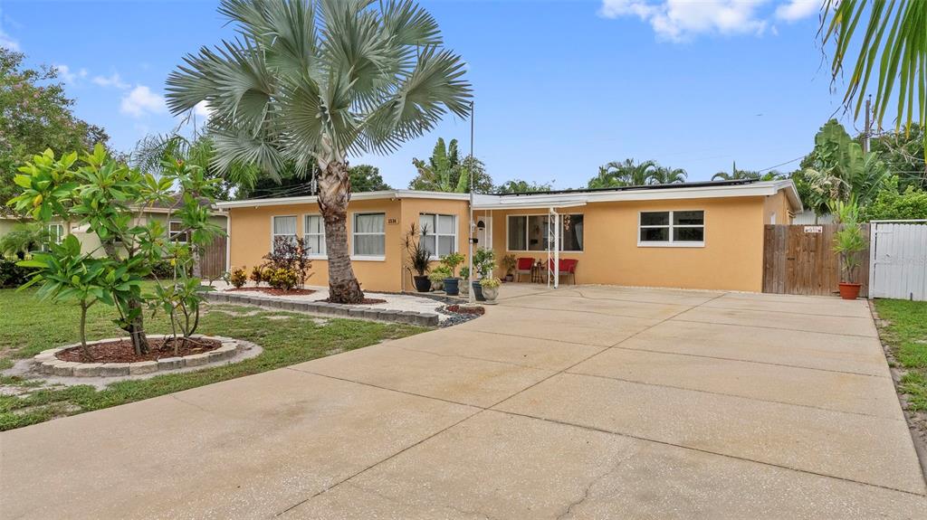 3334 70TH WAY N, ST PETERSBURG, FL — photo 2 of 30