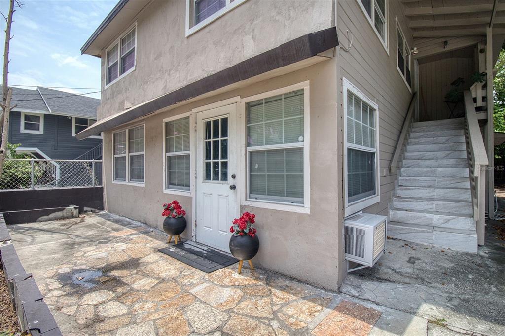 206 E IDA STREET, TAMPA, FL — photo 3 of 30