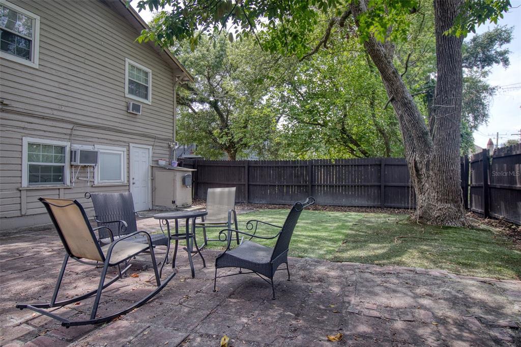 206 E IDA STREET, TAMPA, FL — photo 4 of 30
