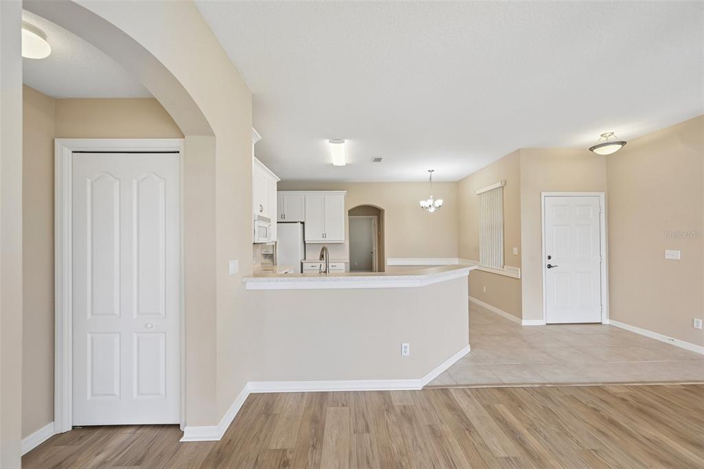 1933 INVERNESS GREENS DRIVE, SUN CITY CENTER, FL — photo 4 of 30