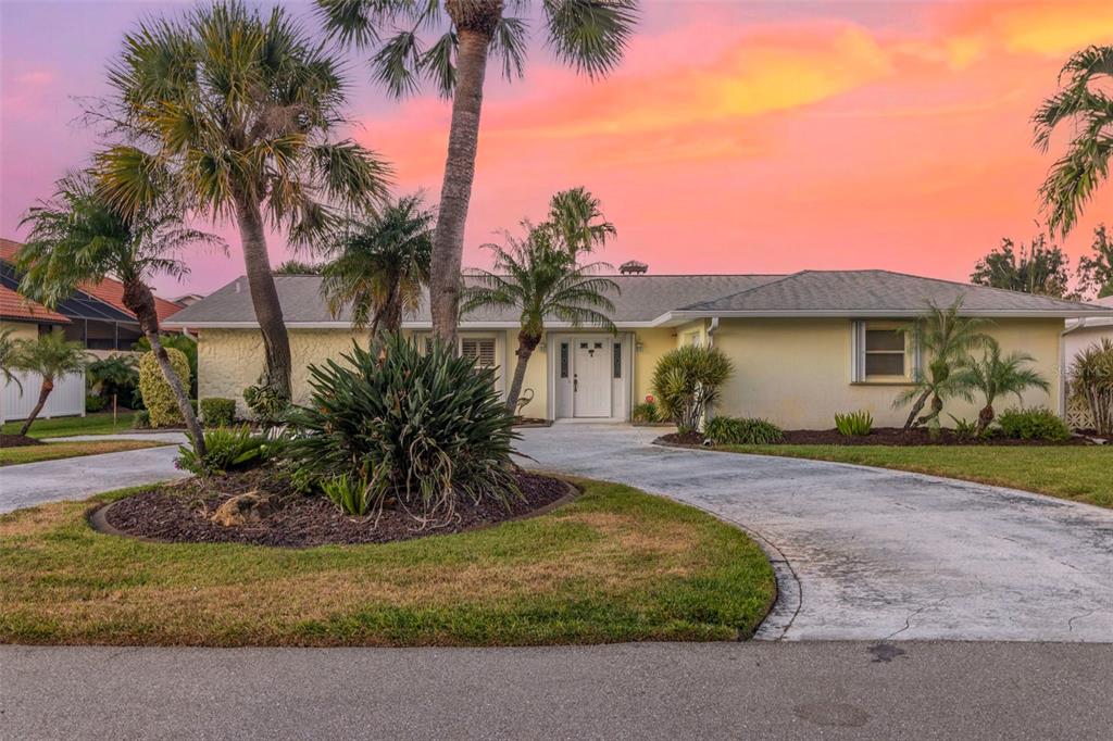 440 DARLING DRIVE