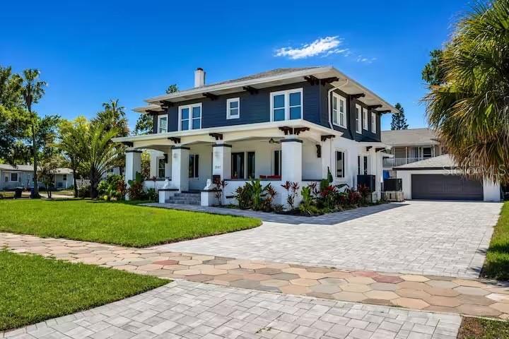 2041 BEACH DR SE