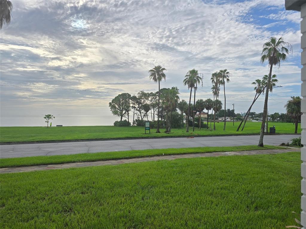 2041 BEACH DR SE, ST PETERSBURG, FL — photo 2 of 30