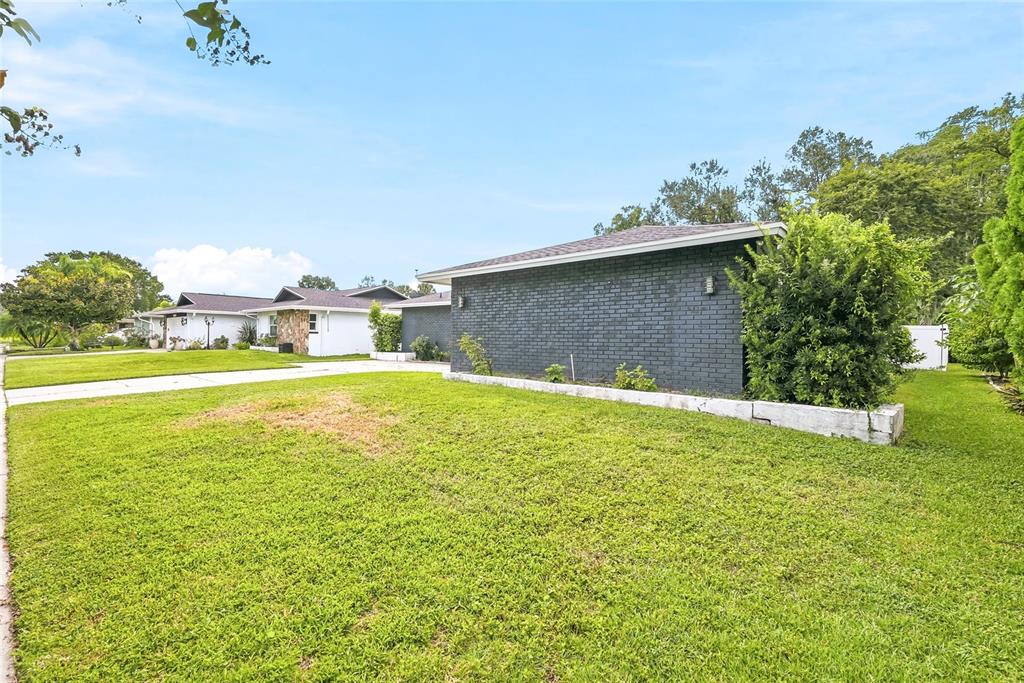 4206 WINDTREE DRIVE, TAMPA, FL — photo 2 of 30