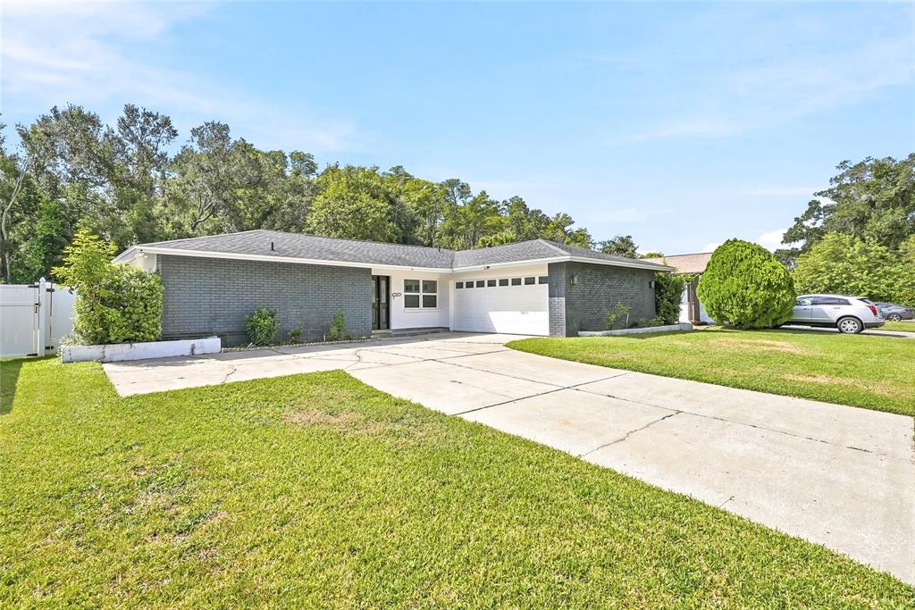 4206 WINDTREE DRIVE, TAMPA, FL — photo 3 of 30