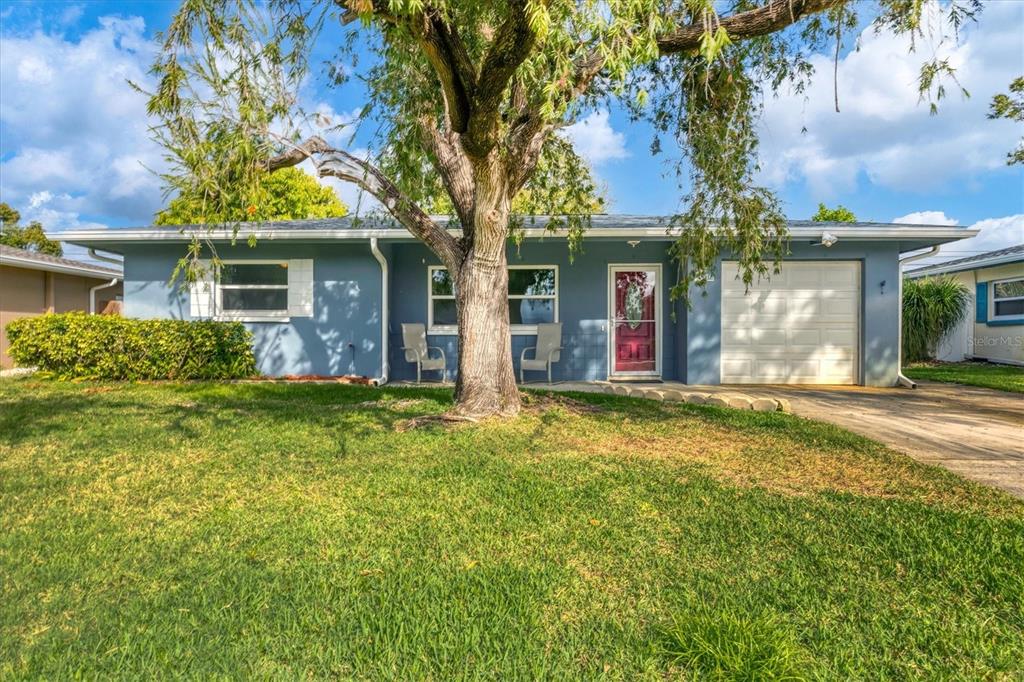 1716 SUFFOLK DRIVE