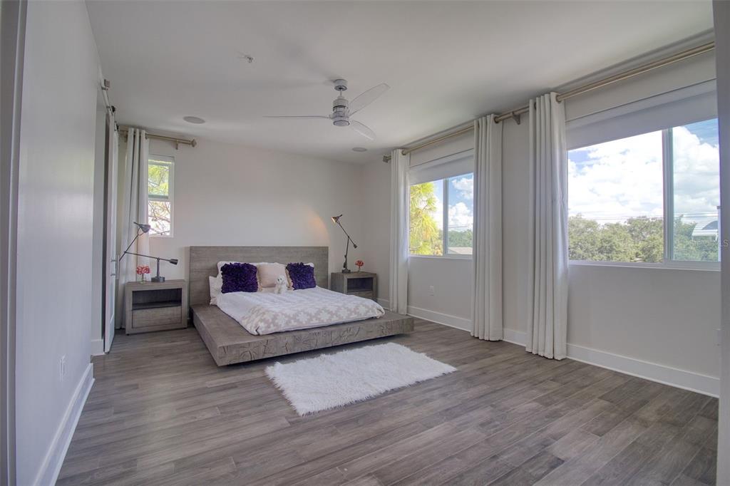 3100 W PAUL AVENUE UNIT 2, TAMPA, FL — photo 4 of 30