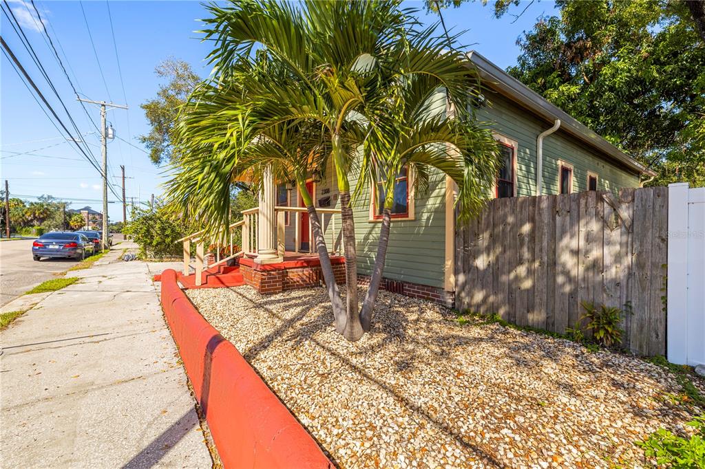2308 E 4TH AVENUE, TAMPA, FL — photo 4 of 51