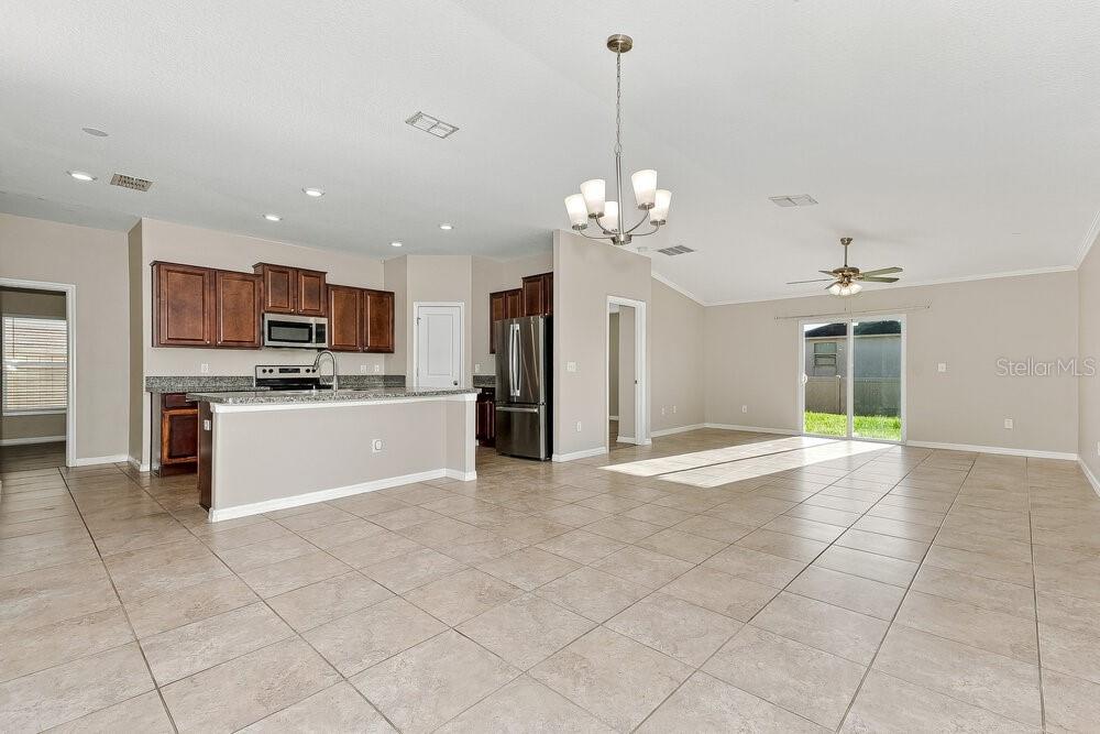 204 ARCHCLIFFE POINT PLACE, DOVER, FL — photo 5 of 16