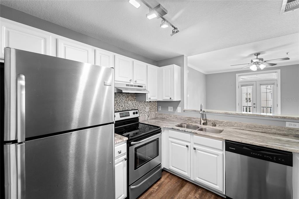 501 KNIGHTS RUN AVENUE UNIT 2324, TAMPA, FL — photo 4 of 30
