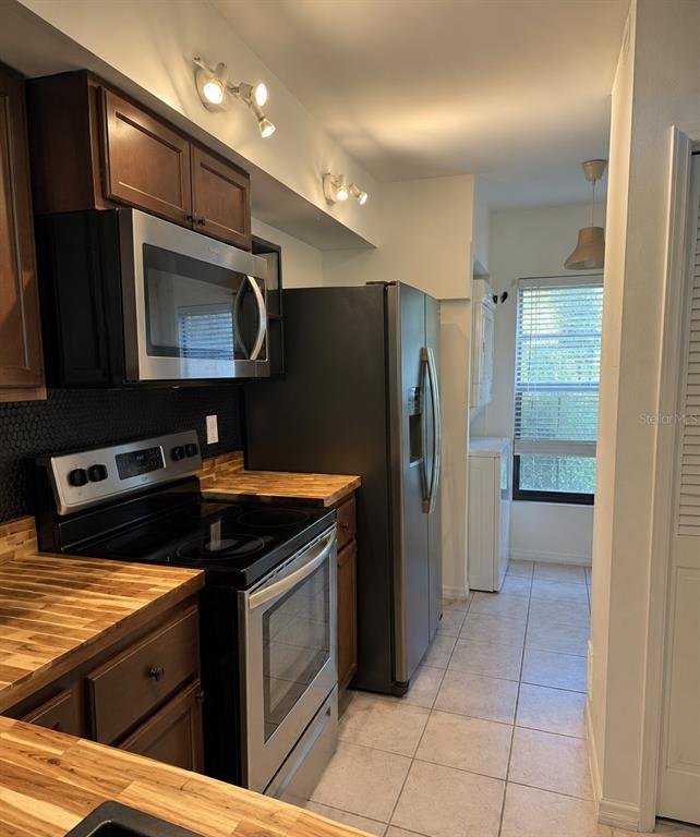 2900 S SEMORAN BOULEVARD UNIT B1, ORLANDO, FL — photo 3 of 15