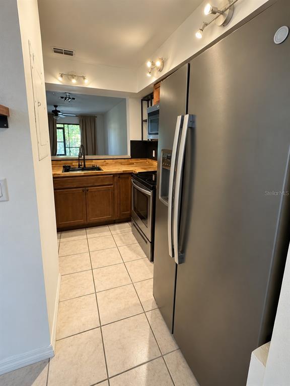 2900 S SEMORAN BOULEVARD UNIT B1, ORLANDO, FL — photo 4 of 15