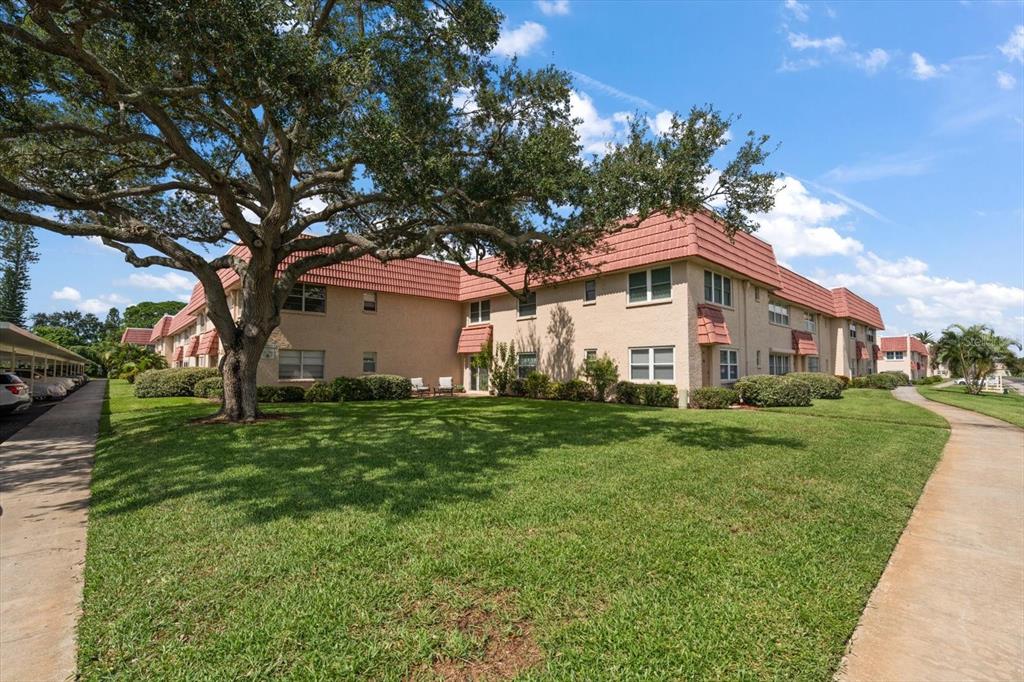10037 62ND TERRACE N UNIT 18, ST PETERSBURG, FL — photo 2 of 28