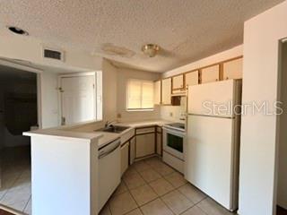 1908 LAKE ATRIUMS CIRCLE UNIT 18, ORLANDO, FL — photo 2 of 5