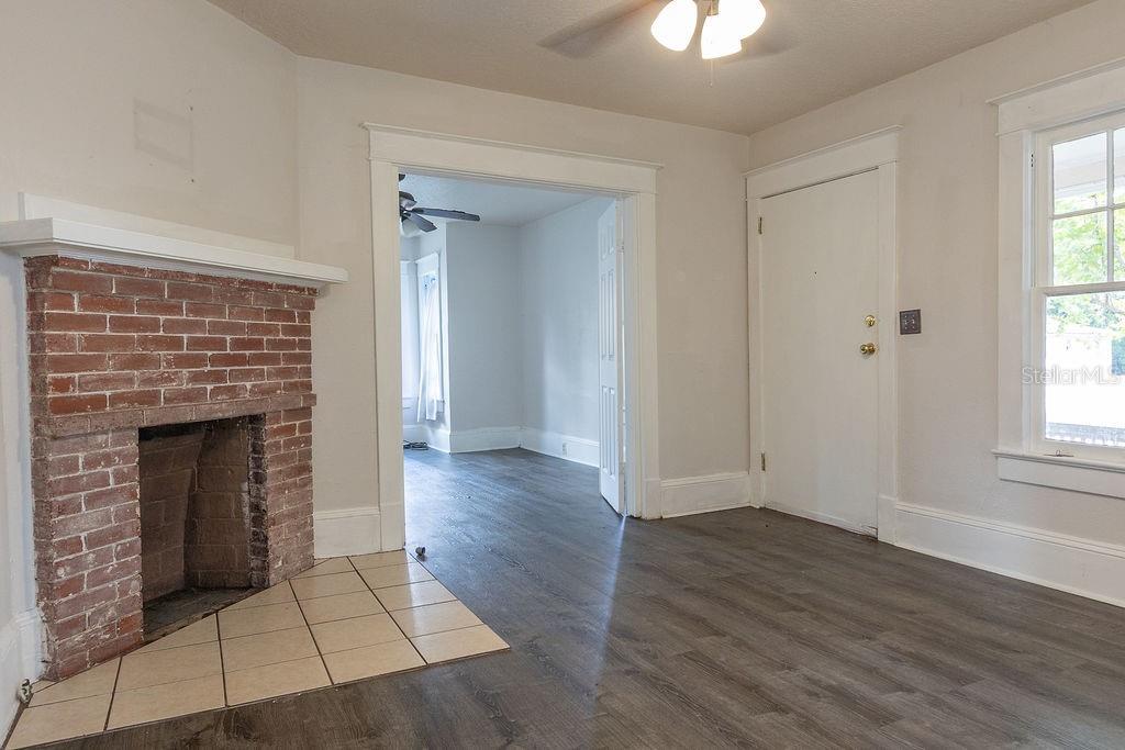 118 S GARFIELD AVENUE, DELAND, FL — photo 4 of 14