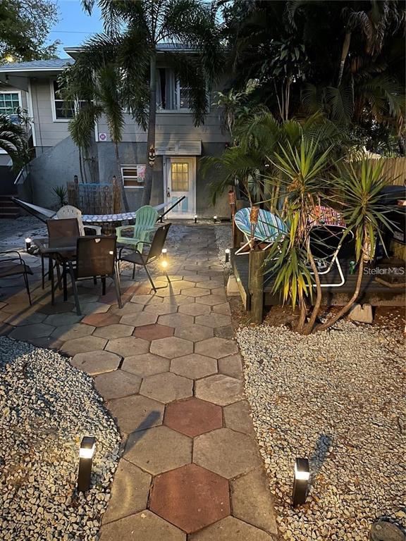 527 8TH STREET N