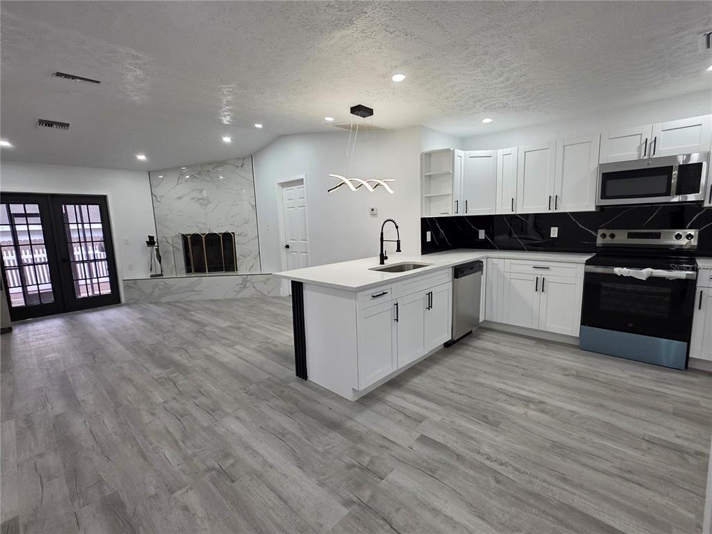 5044 ROANOKE DRIVE, HOLIDAY, FL — photo 2 of 20
